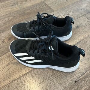 Adidas men’s tennis shoe